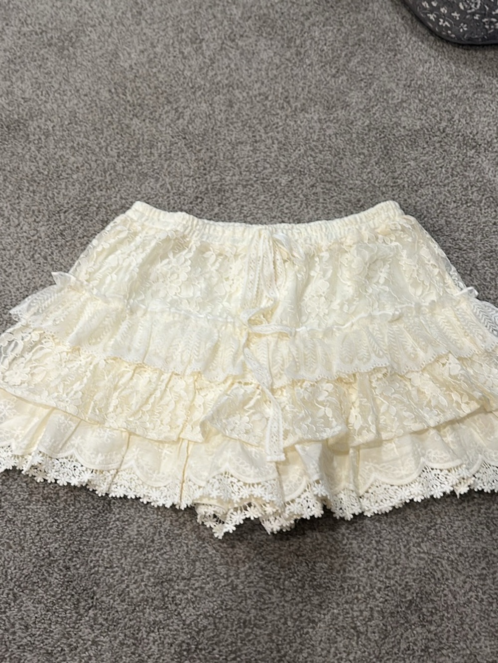 Listicle Cream Lace Ruffle Shorts